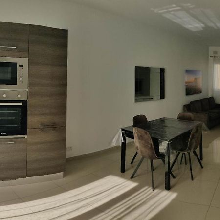Seron Apartment 3 Сент-Полс-Бей Экстерьер фото