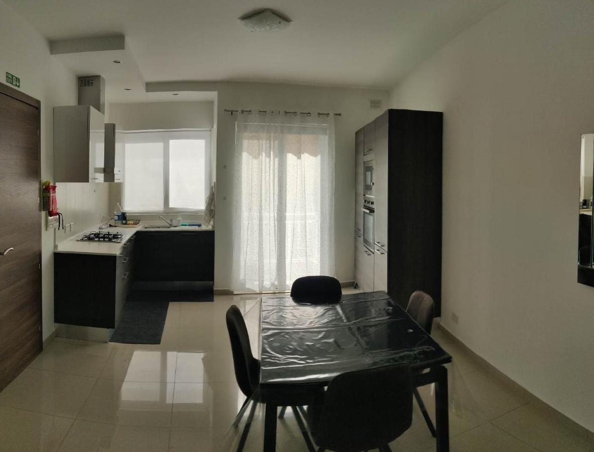 Seron Apartment 3 Сент-Полс-Бей Экстерьер фото