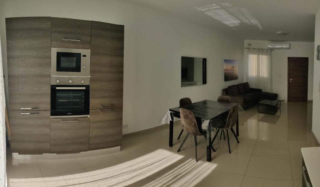 Seron Apartment 3 Сент-Полс-Бей Экстерьер фото