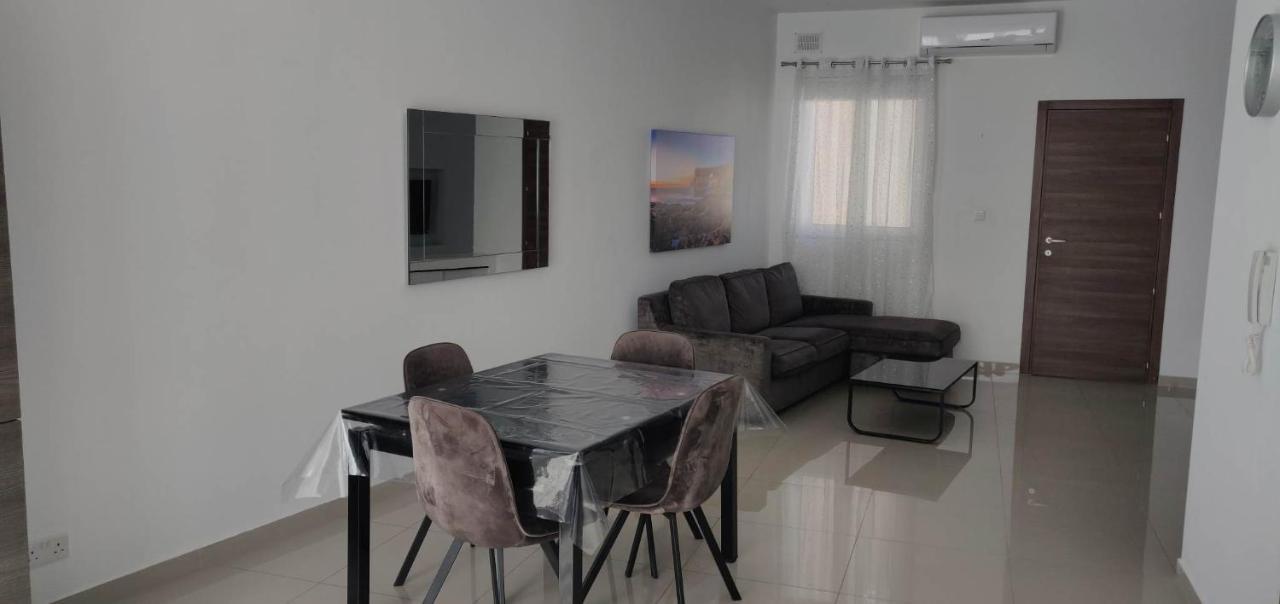 Seron Apartment 3 Сент-Полс-Бей Экстерьер фото