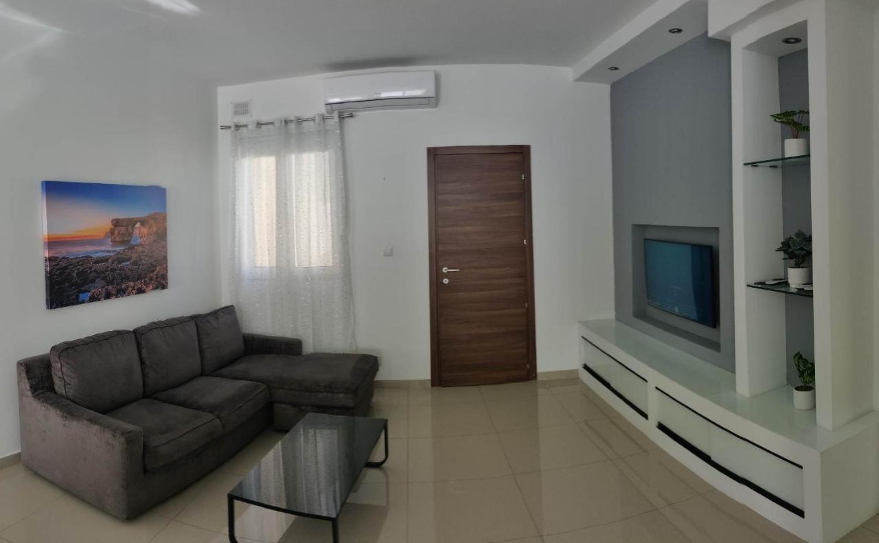 Seron Apartment 3 Сент-Полс-Бей Экстерьер фото